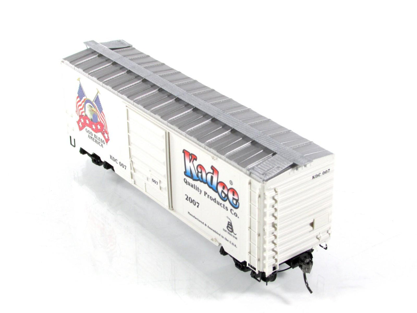 HO Scale ***GOD BLESS AMERICA*** 40' Box Car #007 --- Kadee Special Limited 6907
