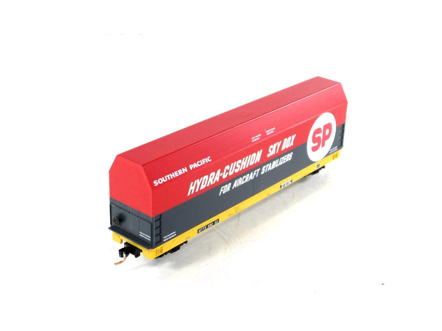 N Scale ***HYDRA-CUSHION SKYBOX*** on Flat Car, SP--TTX  98052 - LBF,  MTL Cplrs