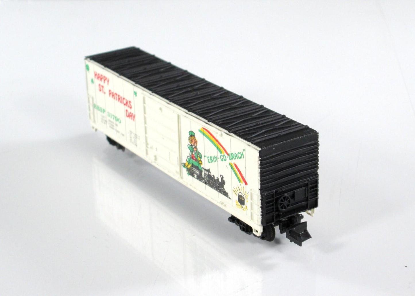 N Scale **HAPPY ST PATRICK'S DAY** 50' Box Car, #31790, Bev-Bel / Life-Like 2171