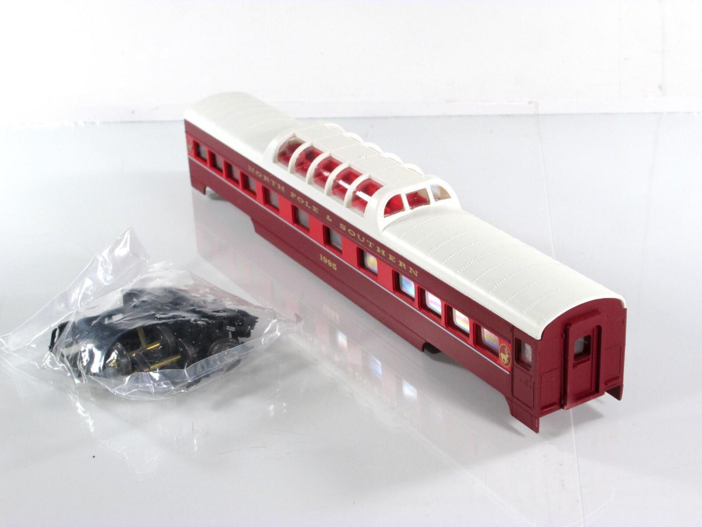 HO Scale **NORTH POLE & SOUTHERN** CHRISTMAS 1995 Passenger Dome Car --- Con-Cor