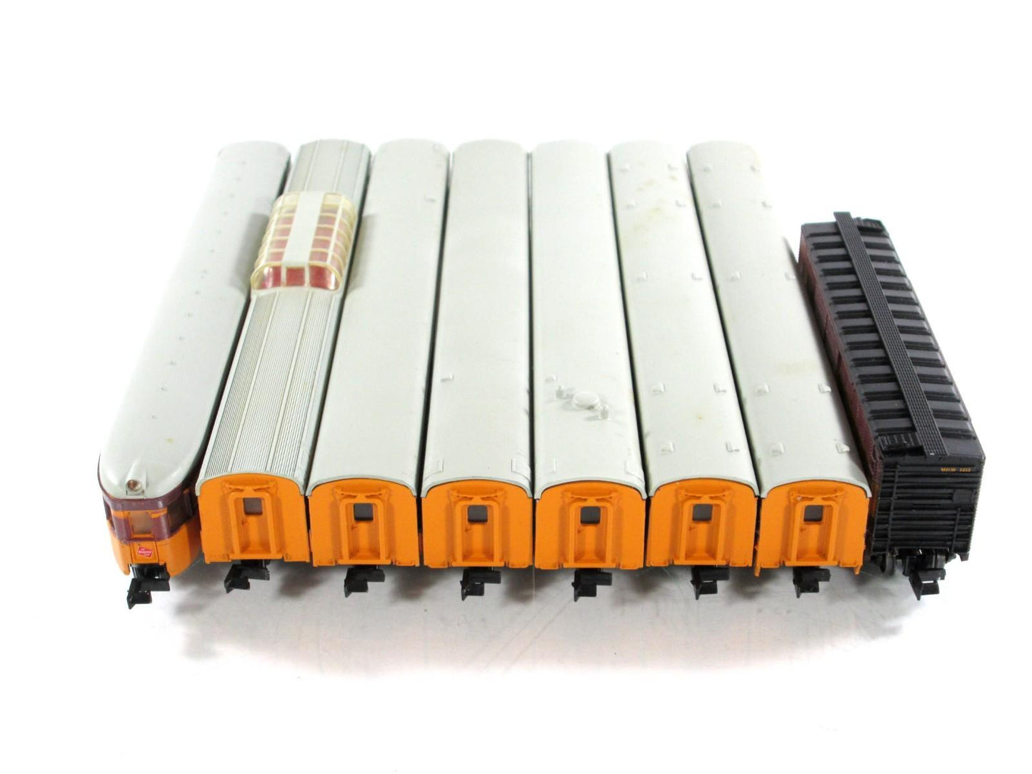N Scale ***MILWAUKEE HIAWATHA** Box Car & 7-Passenger Car Set 1 --Con-Cor 041011