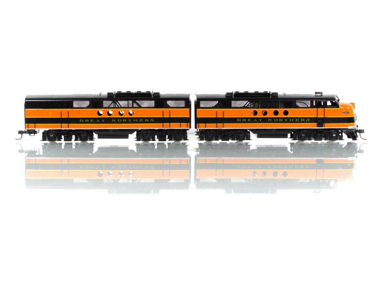 HO Scale BRASS *GREAT NORTHERN* FT AB - HALLMARK, Professional Paint, Knuckle Cp
