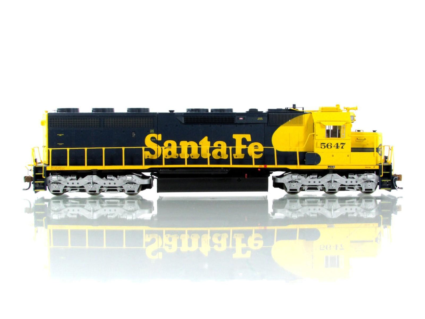 HO Scale ***SANTA FE*** SD45-2 Diesel #5647 -- Athearn G67114, DCC Tsunami Sound