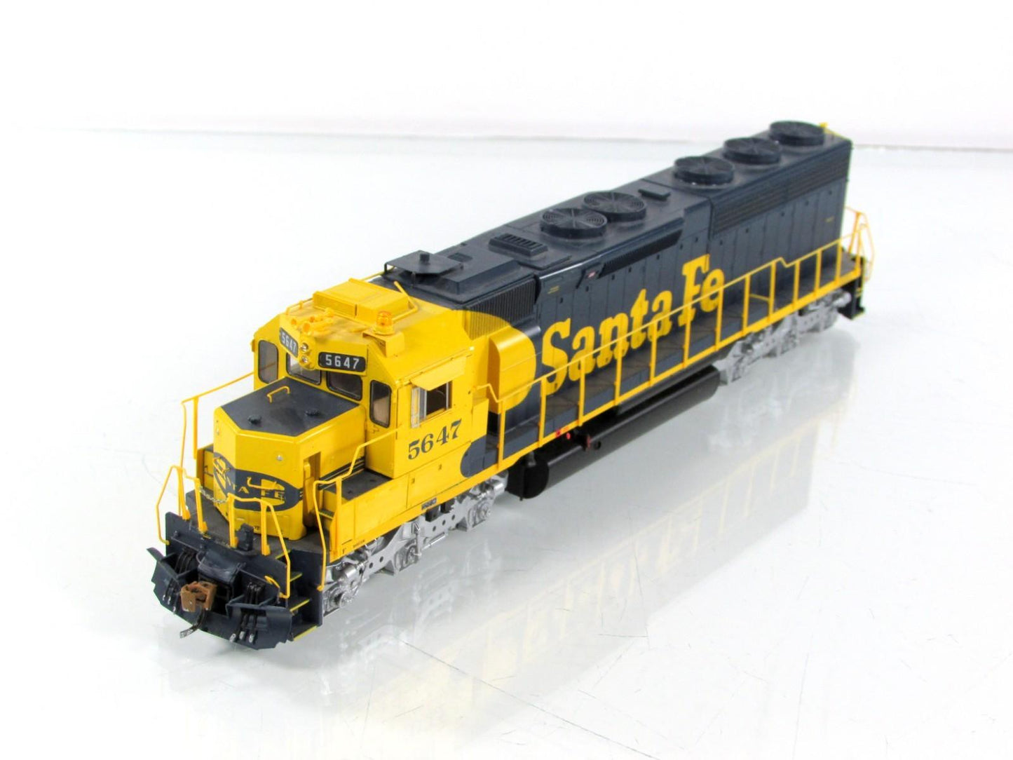 HO Scale ***SANTA FE*** SD45-2 Diesel #5647 -- Athearn G67114, DCC Tsunami Sound