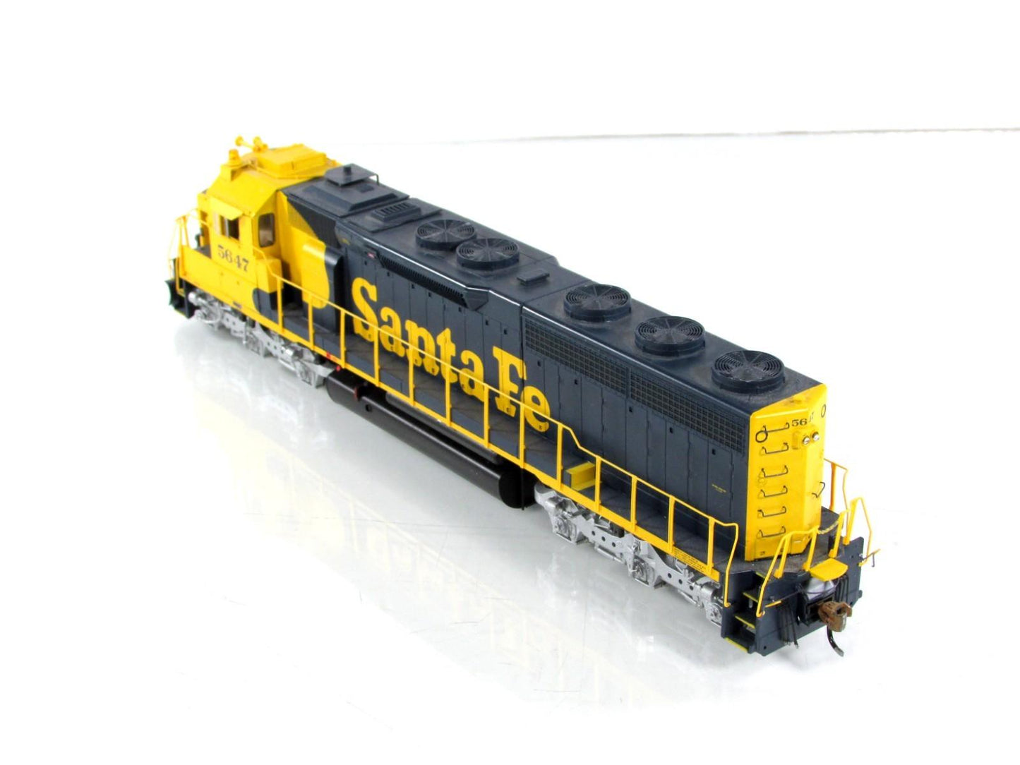 HO Scale ***SANTA FE*** SD45-2 Diesel #5647 -- Athearn G67114, DCC Tsunami Sound