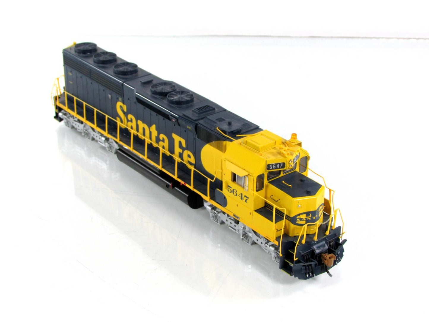 HO Scale ***SANTA FE*** SD45-2 Diesel #5647 -- Athearn G67114, DCC Tsunami Sound