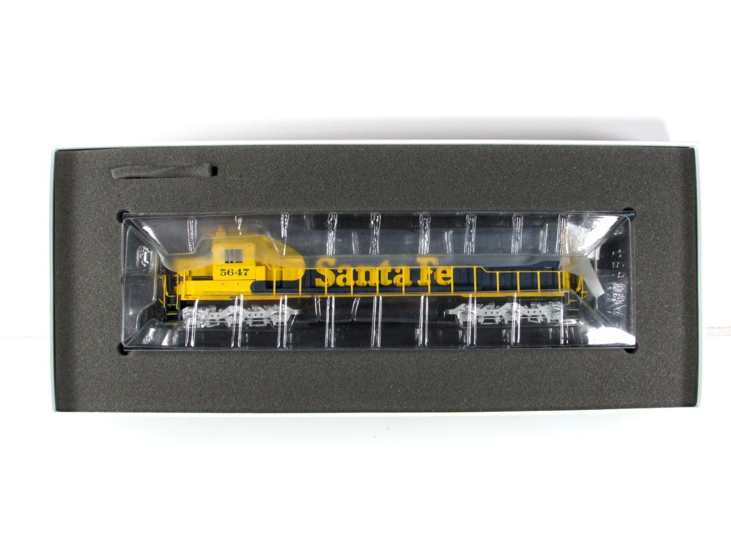 HO Scale ***SANTA FE*** SD45-2 Diesel #5647 -- Athearn G67114, DCC Tsunami Sound