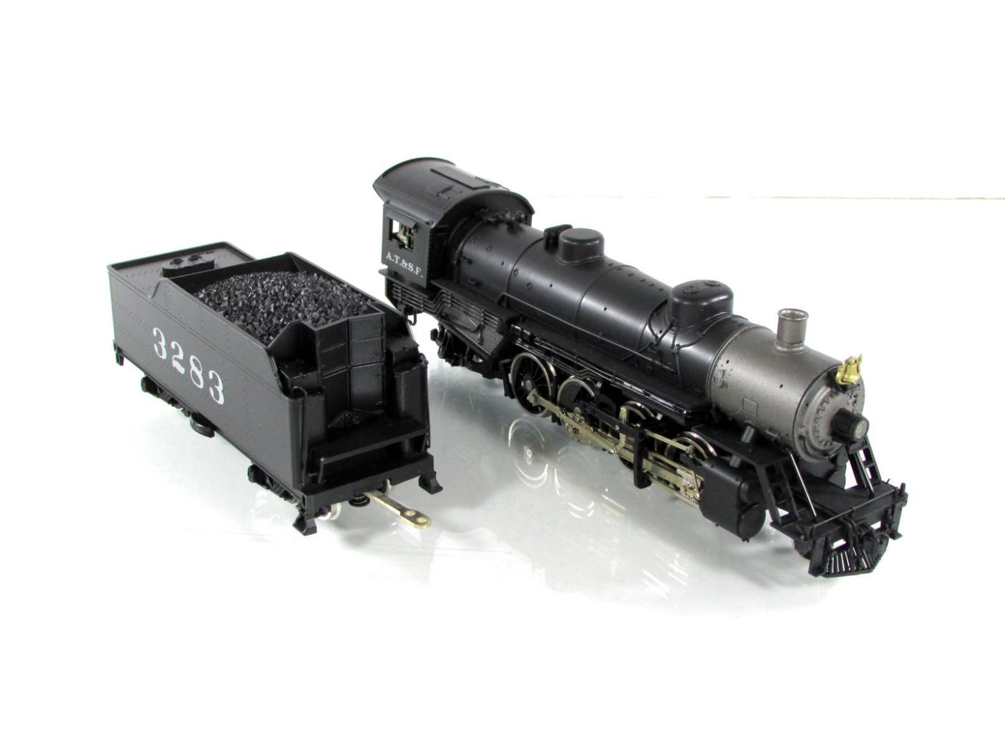HO Scale ***SANTA FE*** 2-8-2 Steam Locomotive #3283 -- Athearn G9997, DCC Ready