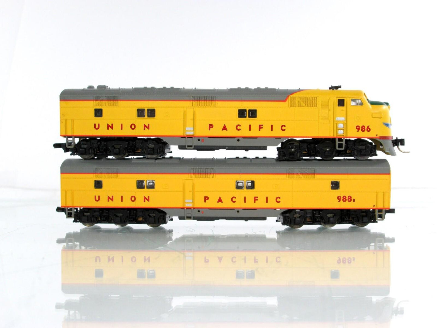 N Scale **UNION PACIFIC** E8 AB, UP 986,988 - Life-Like 7019,7022 - Knuckle Cplr
