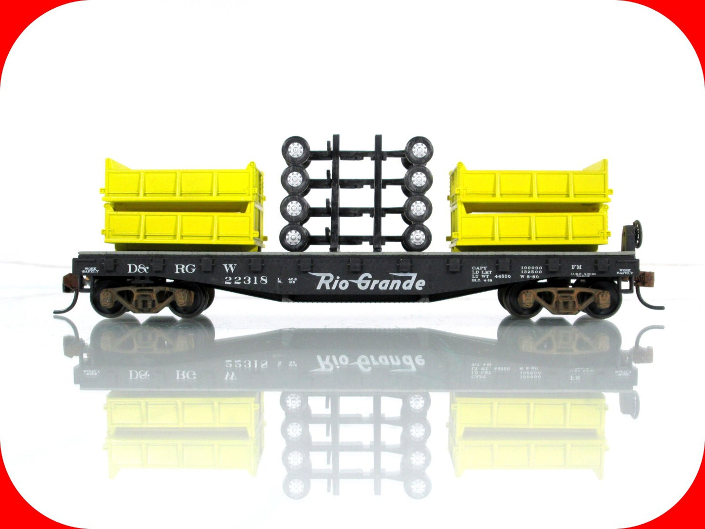 HO Scale ***RIO GRANDE*** 40' Flat Car #22318, w/ JOHN DEERE Trailers -- Athearn