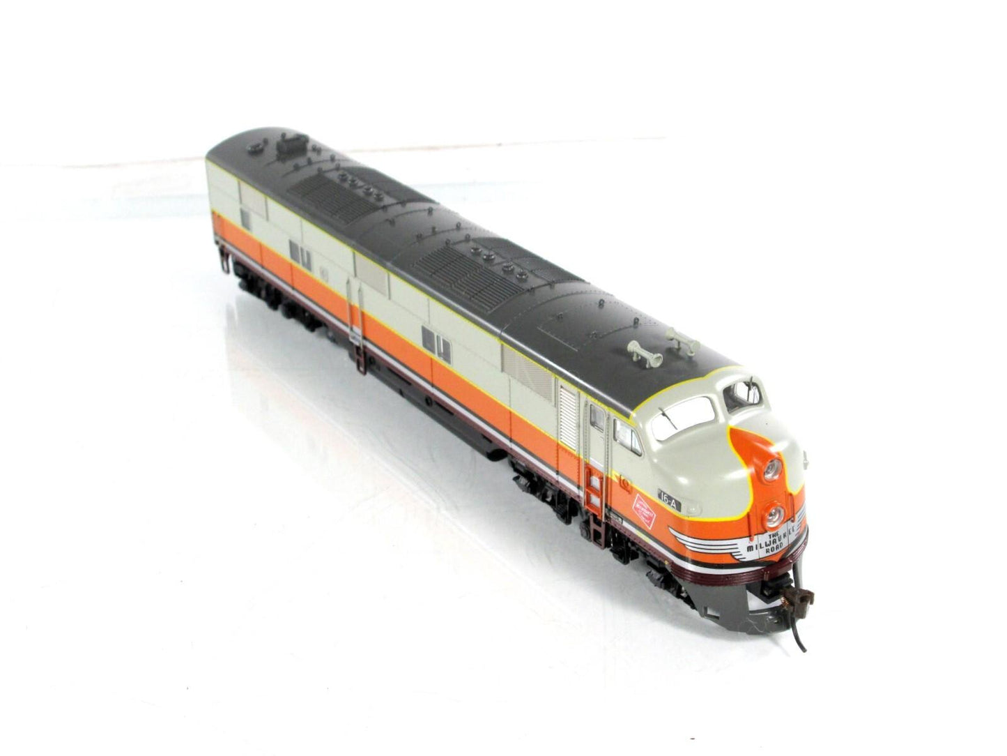 HO Scale *MILWAUKEE ROAD* E7A Locomotive #16-A - Broadway 609, DCC Paragon Sound