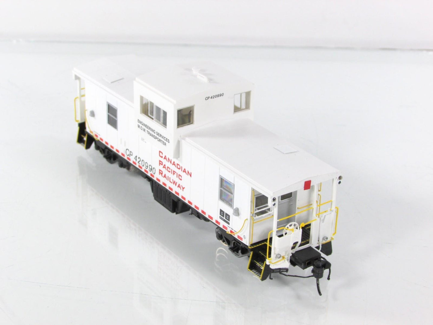 HO Scale *CP* Engineering MoW Transporter Caboose #420990 -Rapido 110090 *Lights