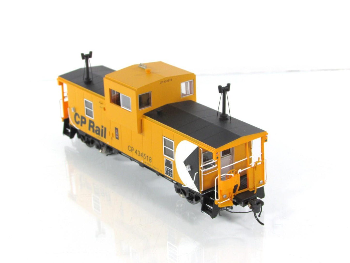 HO Scale **CANADIAN PACIFIC** Wide-Vision Caboose #434518 -Rapido 110006 *Lights