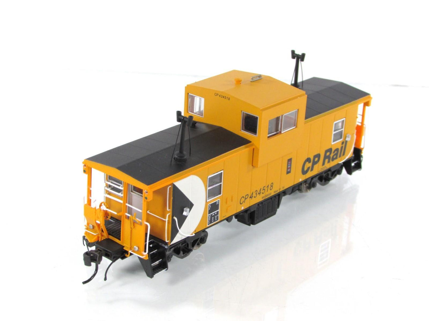 HO Scale **CANADIAN PACIFIC** Wide-Vision Caboose #434518 -Rapido 110006 *Lights
