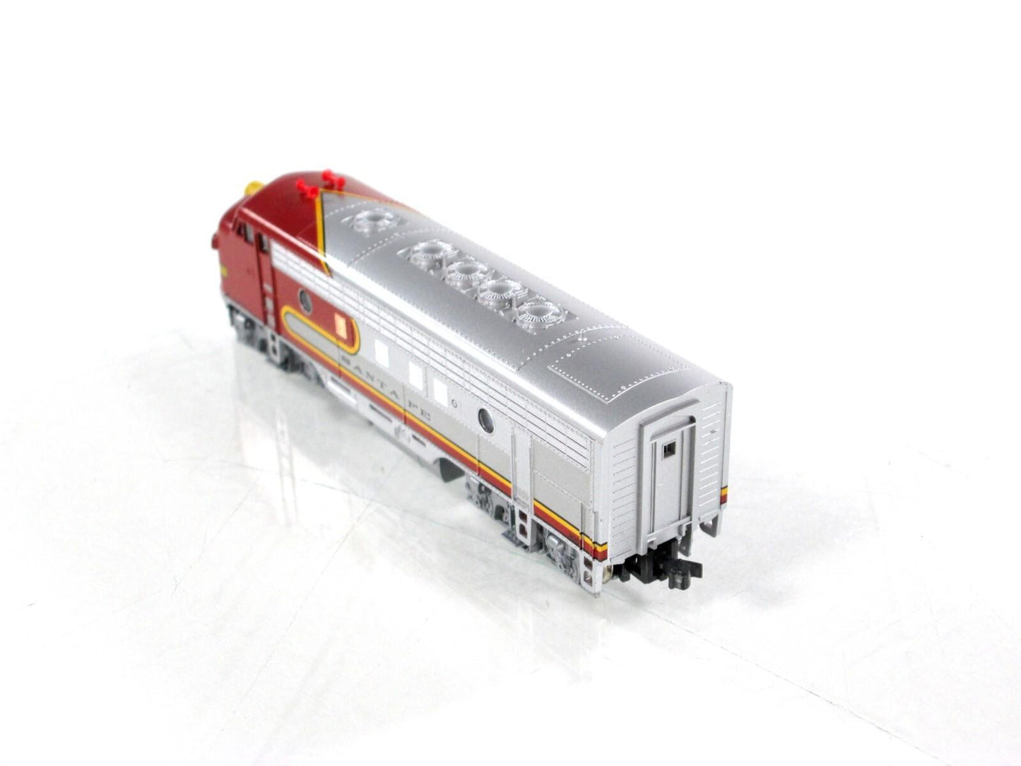 N Scale ***SANTA FE*** EMD F7A Warbonnet A Locomotive - Kato 176-0405, DCC Ready