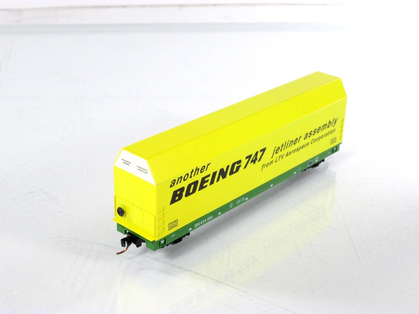 N Scale **BOEING 747 SKYBOX*** Jetliner on Flat Car, BN 614284 - LBF,  MTL Cplrs