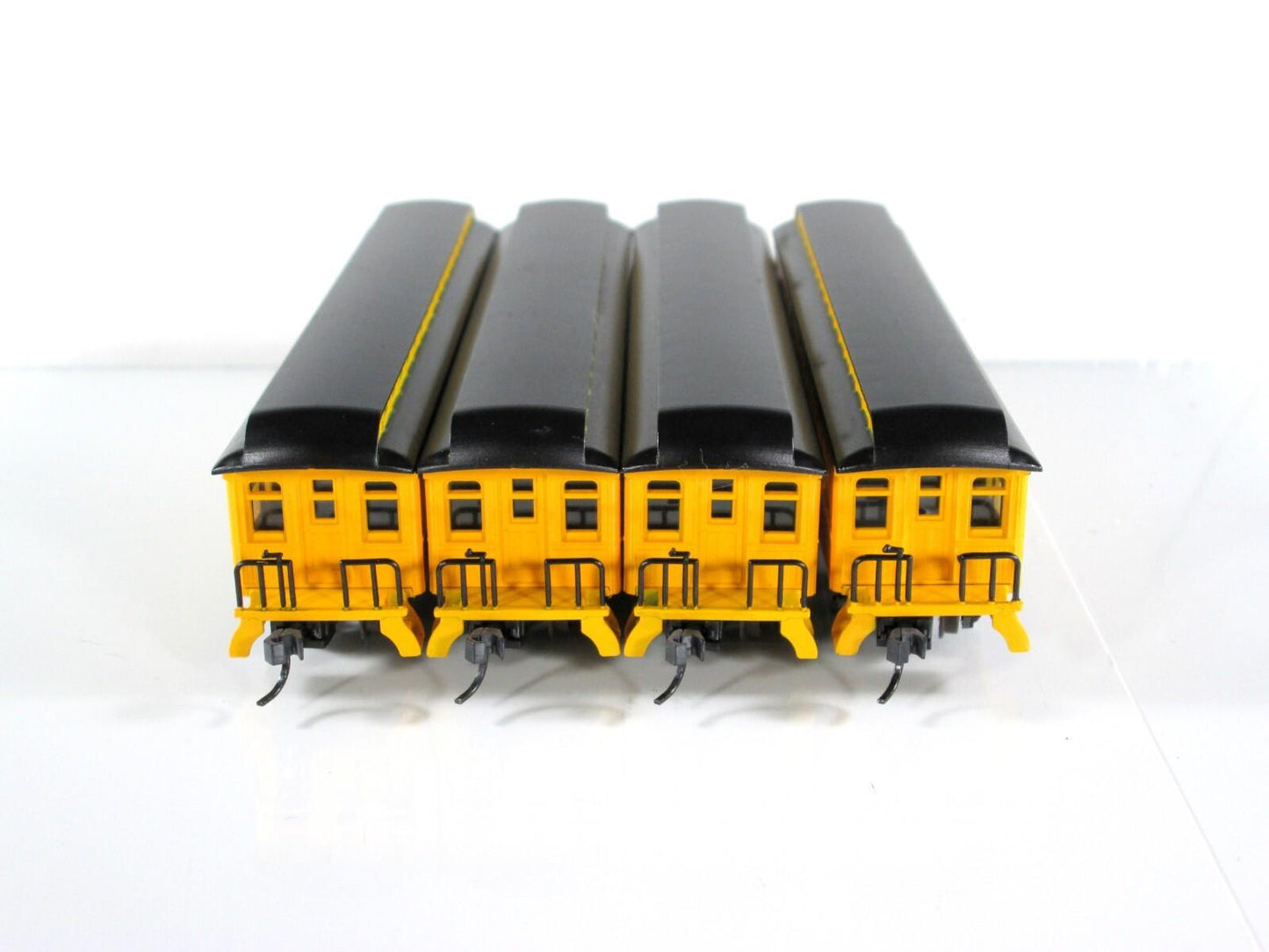 N Scale **CHICAGO & NORTH WESTERN** Overland Passenger Set - Athearn 11859 *RARE