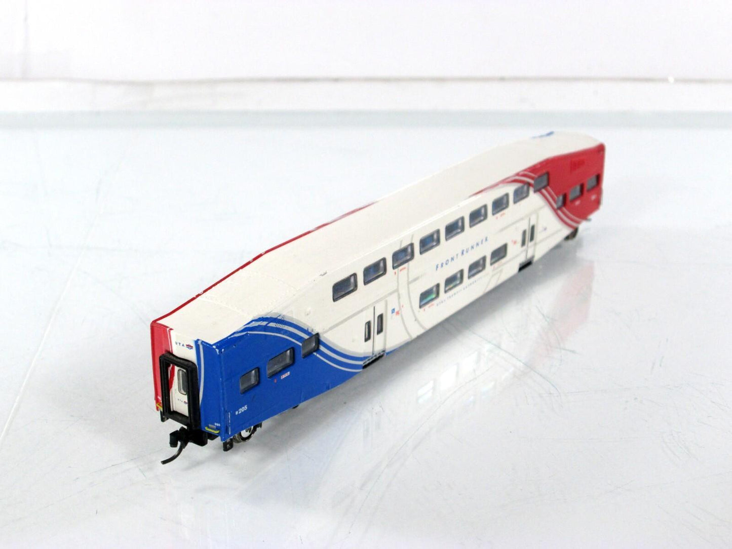 N Scale ***UTAH FRONT RUNNER*** Bombardier Commuter Coach #205 -- Athearn