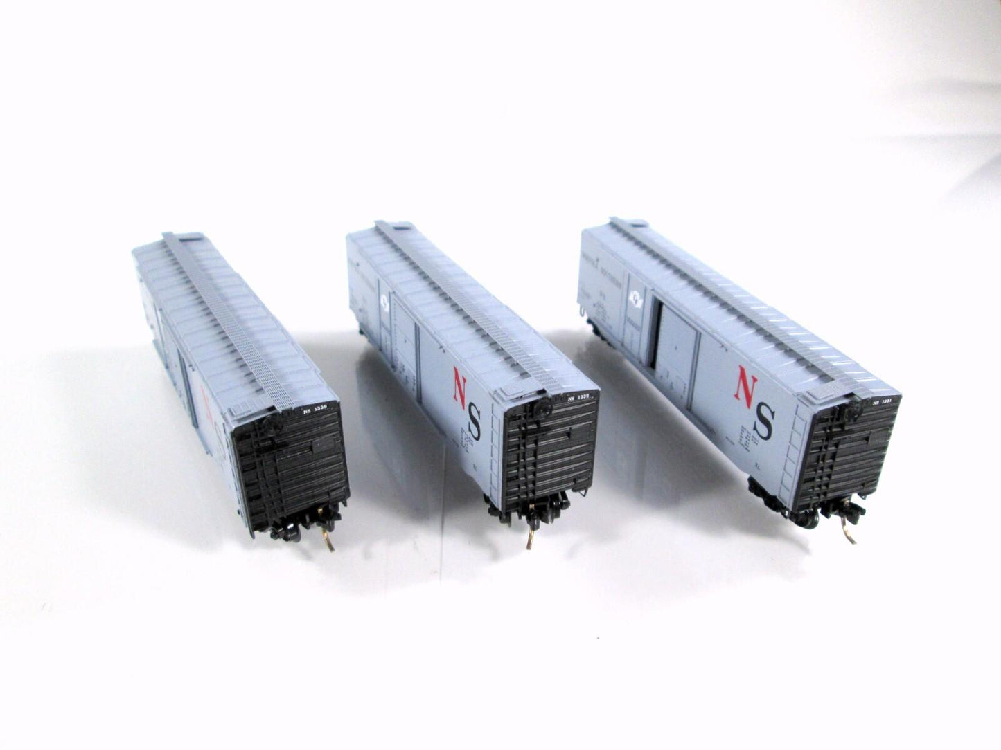 N Scale *NORFOLK SOUTHERN* Box Car 3-Pack #1331, 1335, 1339 --Micro Trains 33132