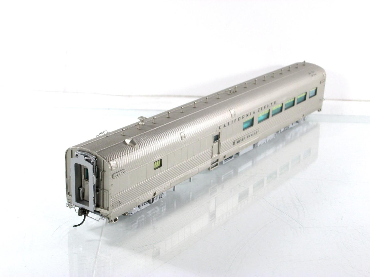 HO Scale ***DRGW CA ZEPHYR*** SILVER BANQUET Diner 1115 -- Broadway 517, Lighted