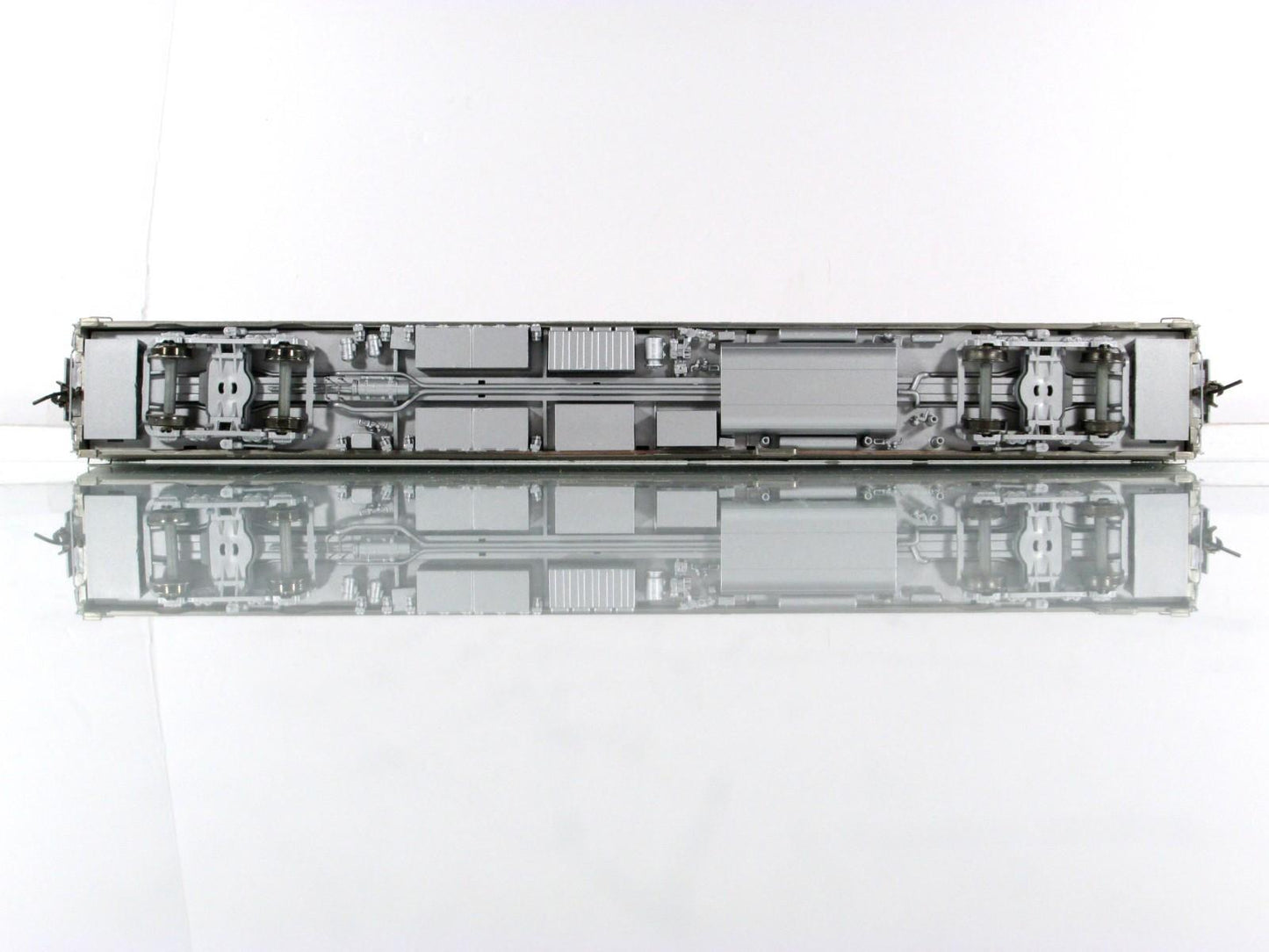 HO Scale ***DRGW CA ZEPHYR*** SILVER BANQUET Diner 1115 -- Broadway 517, Lighted