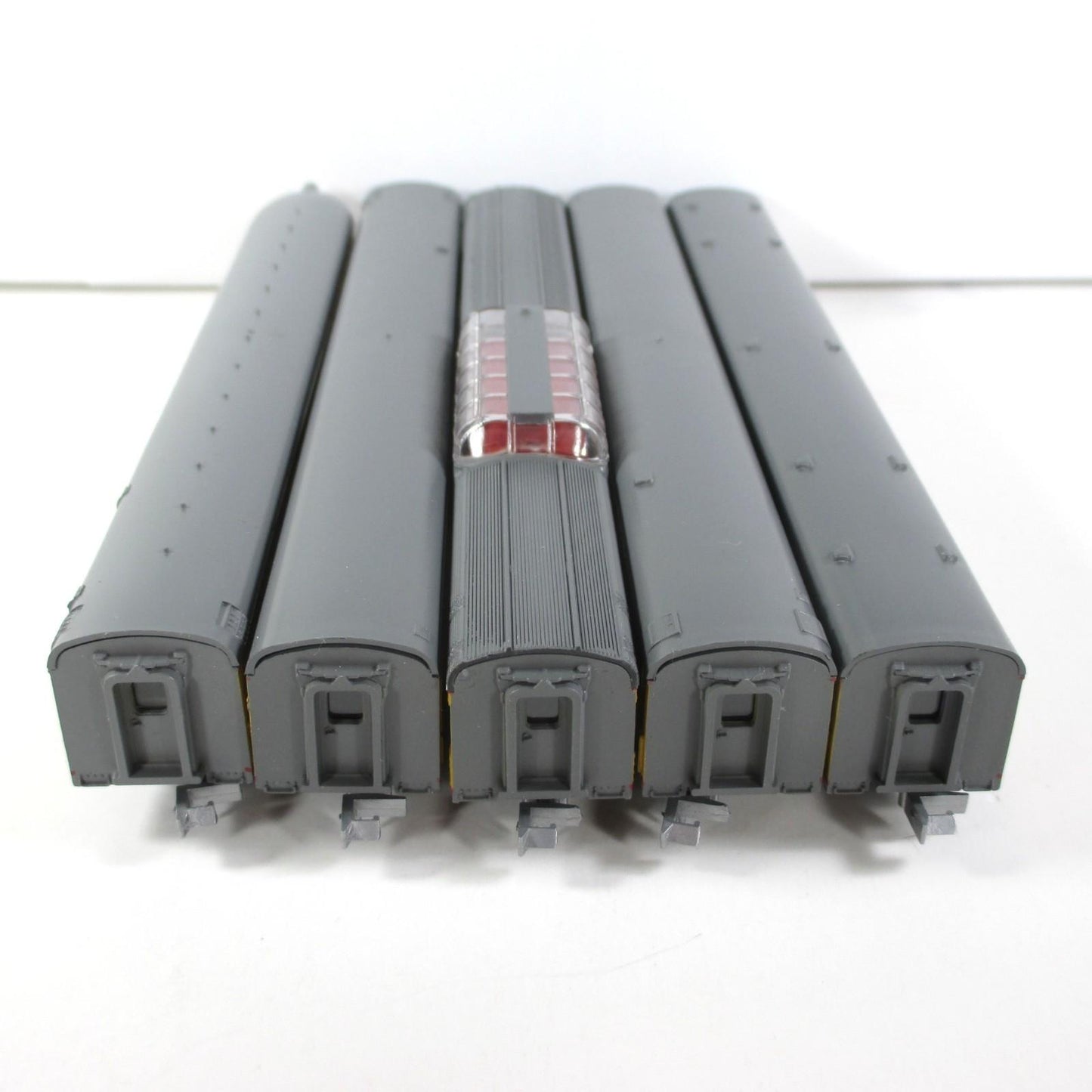 N Scale ***UNION PACIFIC*** LightWeight Passenger 5-Car Set ----- Con-Cor 004004