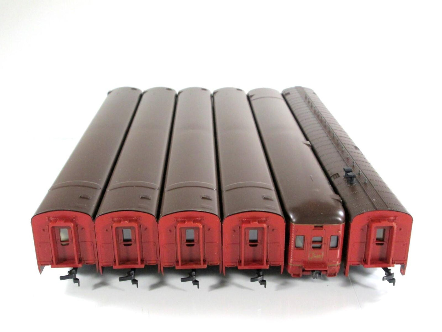 HO Scale Norfolk & Western *POWHATAN ARROW* Passenger Car Set - Bachmann 43-1290