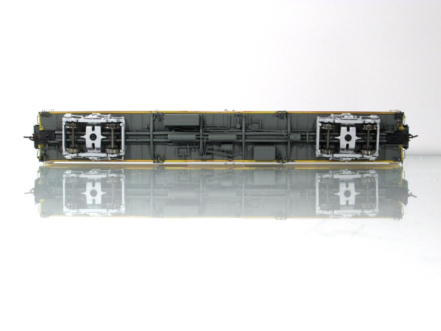 HO Scale **UNION PACIFIC** Baggage Express Car, UP 5611 - Rapido 106087, Lighted