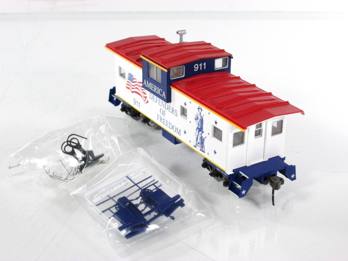 HO Scale ***AMERICA DEFENDERS of FREEDOM*** Spirit USA Caboose 911 -  Atlas 1992
