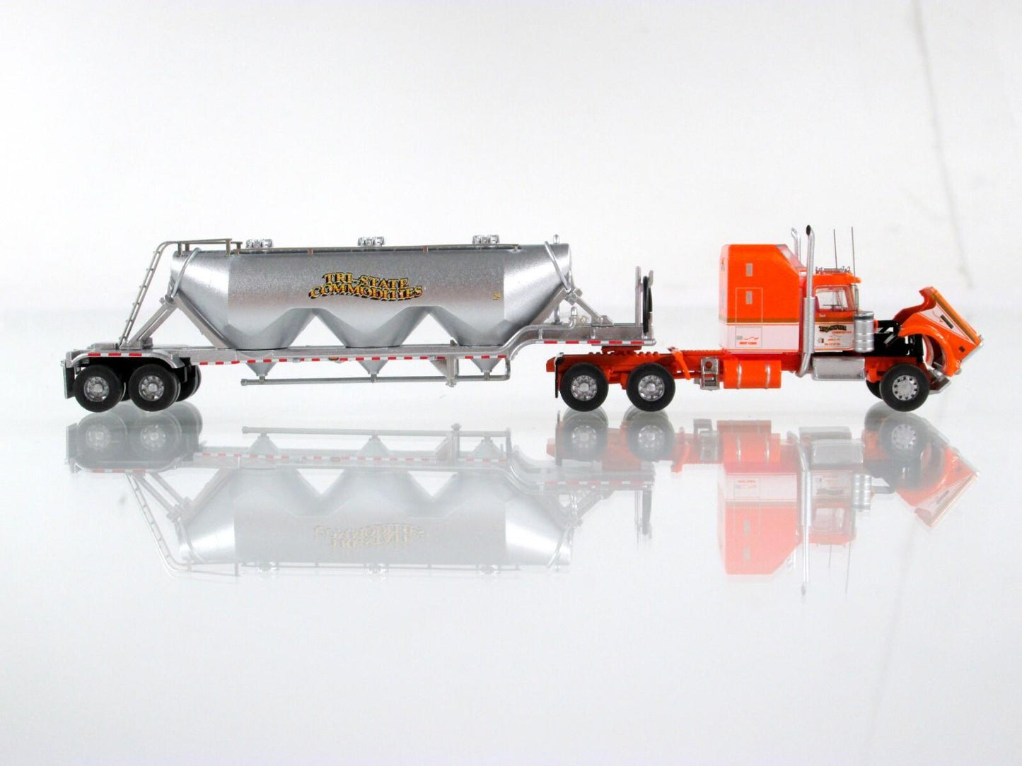 N Scale KENWORTH W900 *TOAD'S PAD* Tractor & Dry Bulk Trailer -Trainworx 59001-1