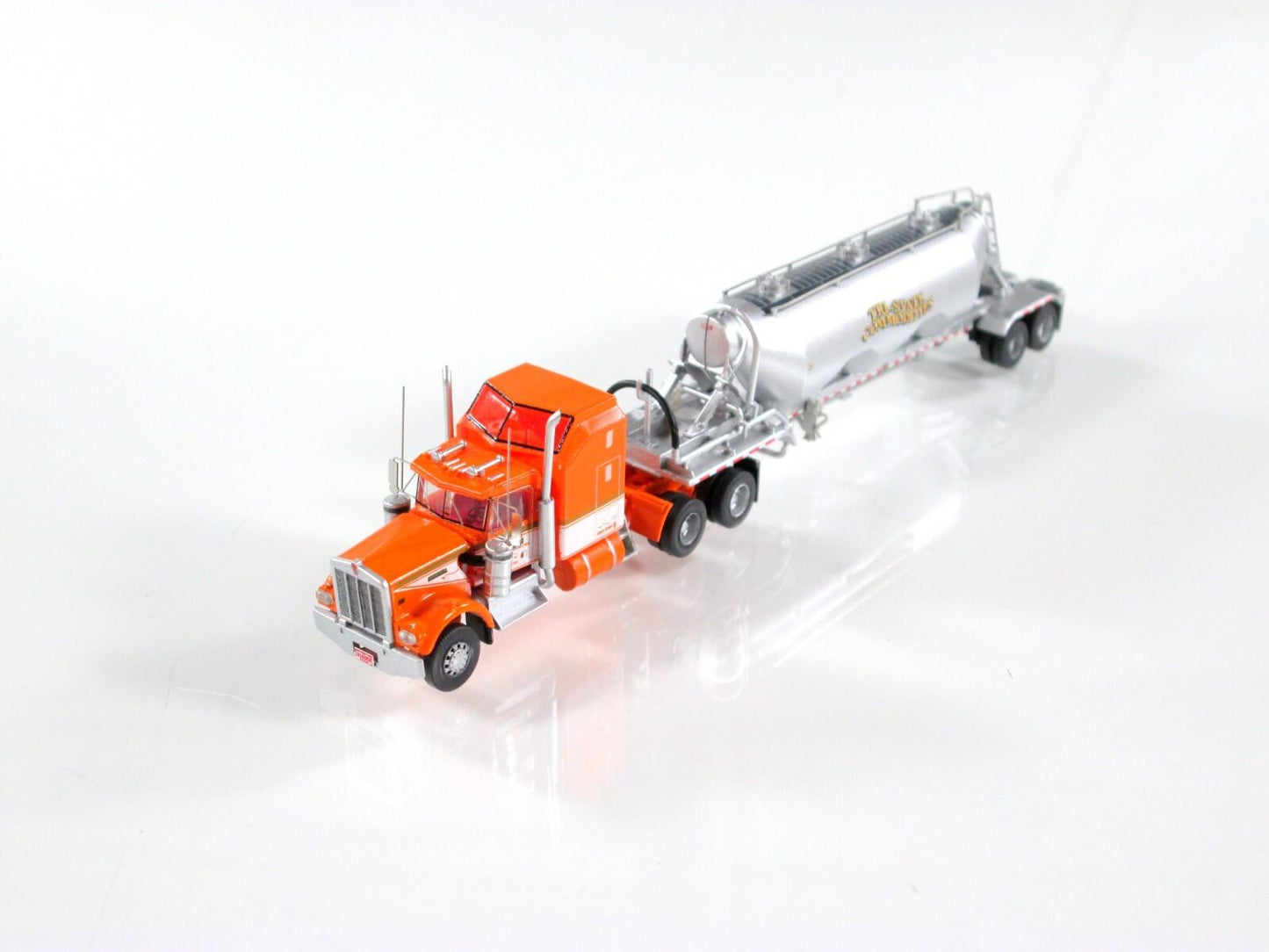 N Scale KENWORTH W900 *TOAD'S PAD* Tractor & Dry Bulk Trailer -Trainworx 59001-1