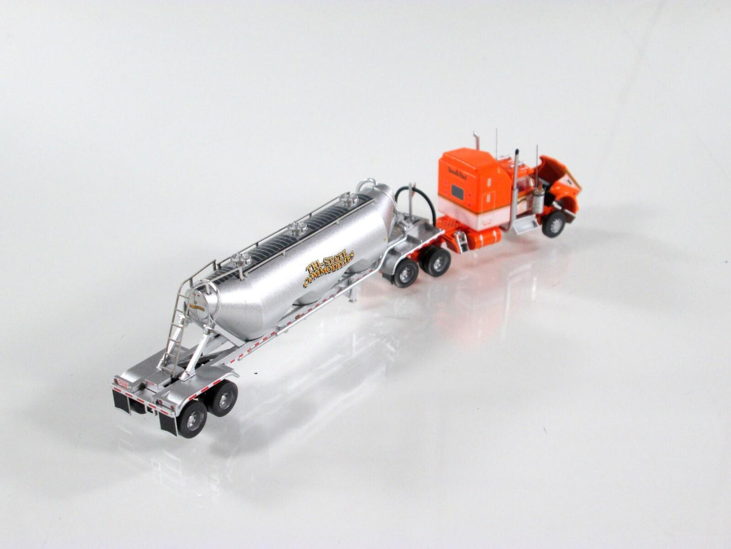N Scale KENWORTH W900 *TOAD'S PAD* Tractor & Dry Bulk Trailer -Trainworx 59001-1
