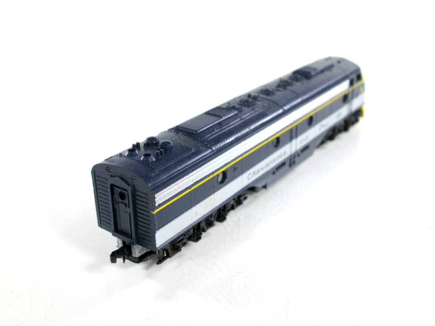 N Scale ***CHESAPEAKE & OHIO*** E8 Locomotive #4511 - Con-Cor 2730, Knuckle Cplr