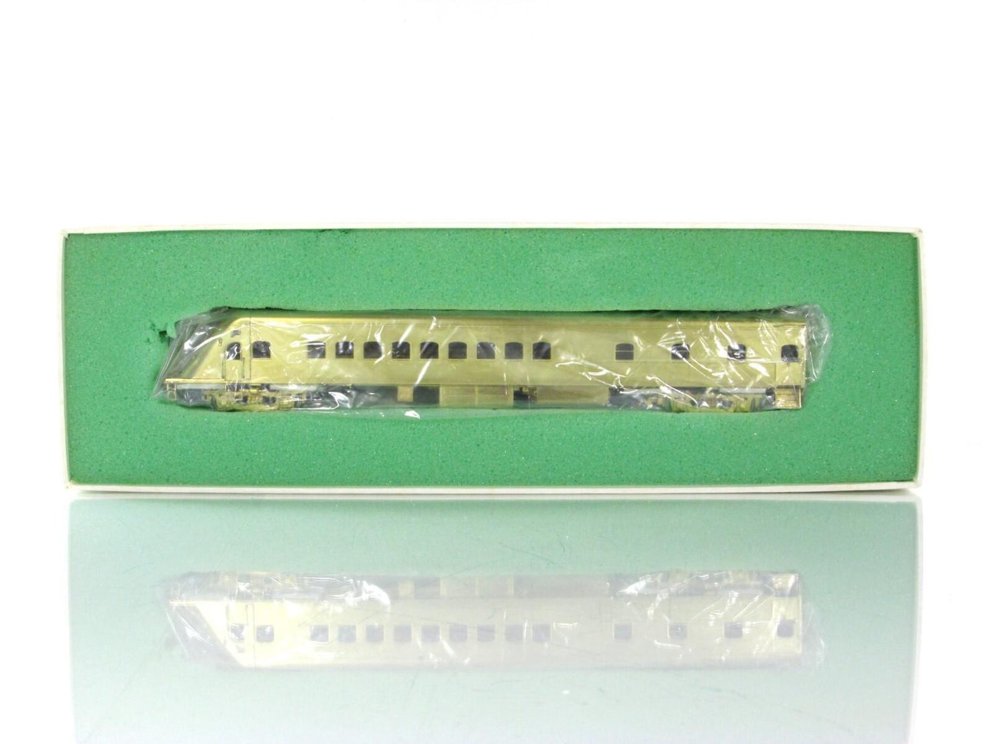 HO Scale BRASS ***MILWAUKEE ROAD HIAWATHA** Parlor-Observation - Overland Models