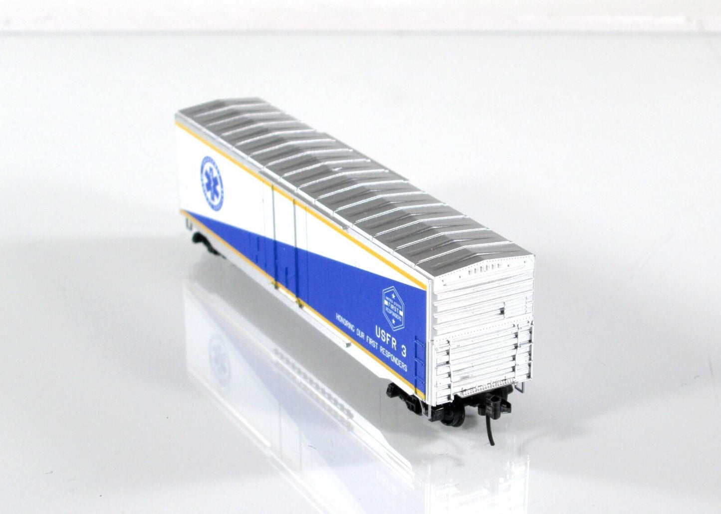 N Scale *FIRST RESPONDERS EMERGENCY MEDICAL* Tribute Car, Micro Trains NSE 22-01