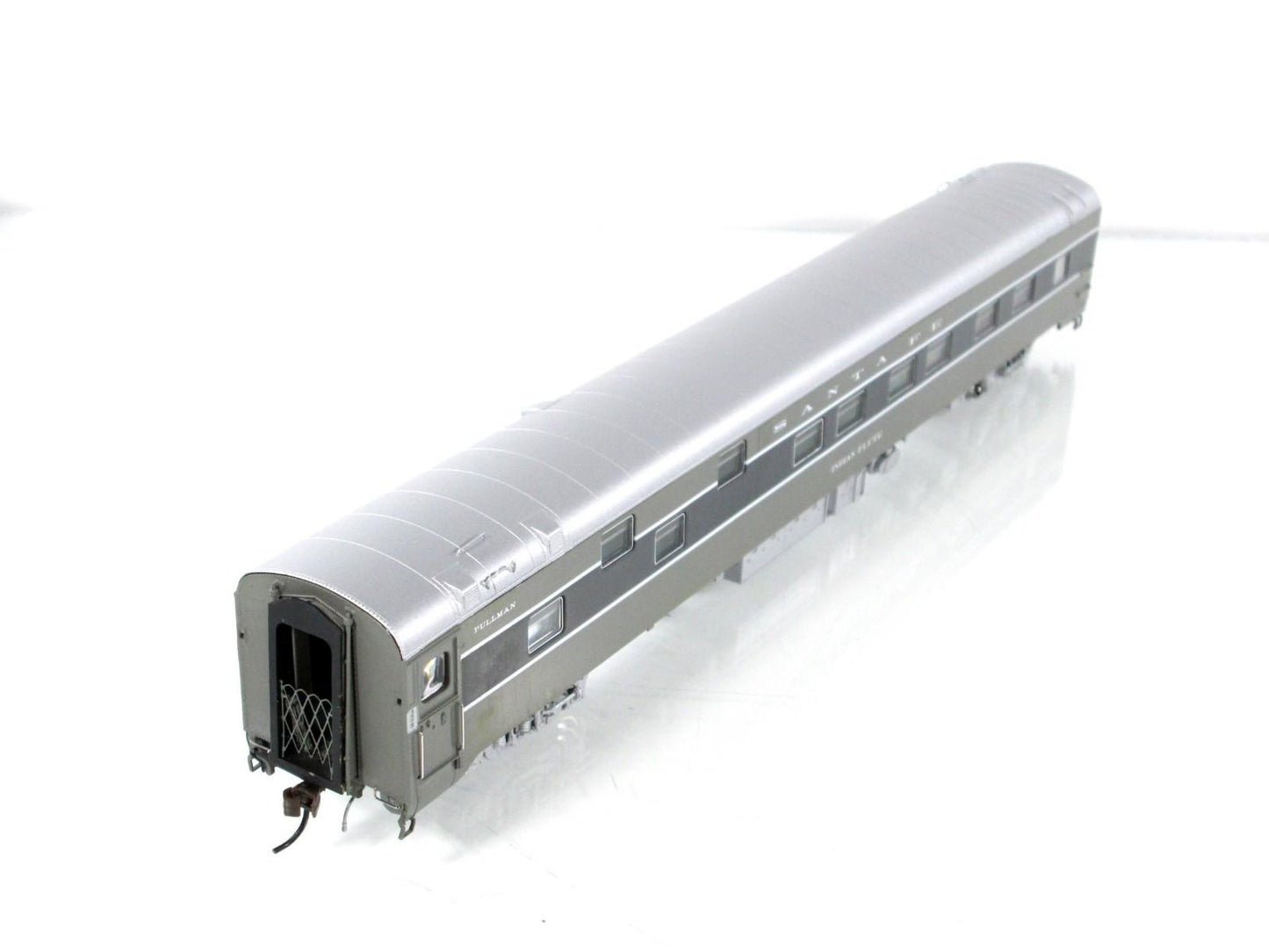 HO Scale ***SANTA FE*** Pullman Sleeper *Indian Flute* -- Rapido 101094, Lighted