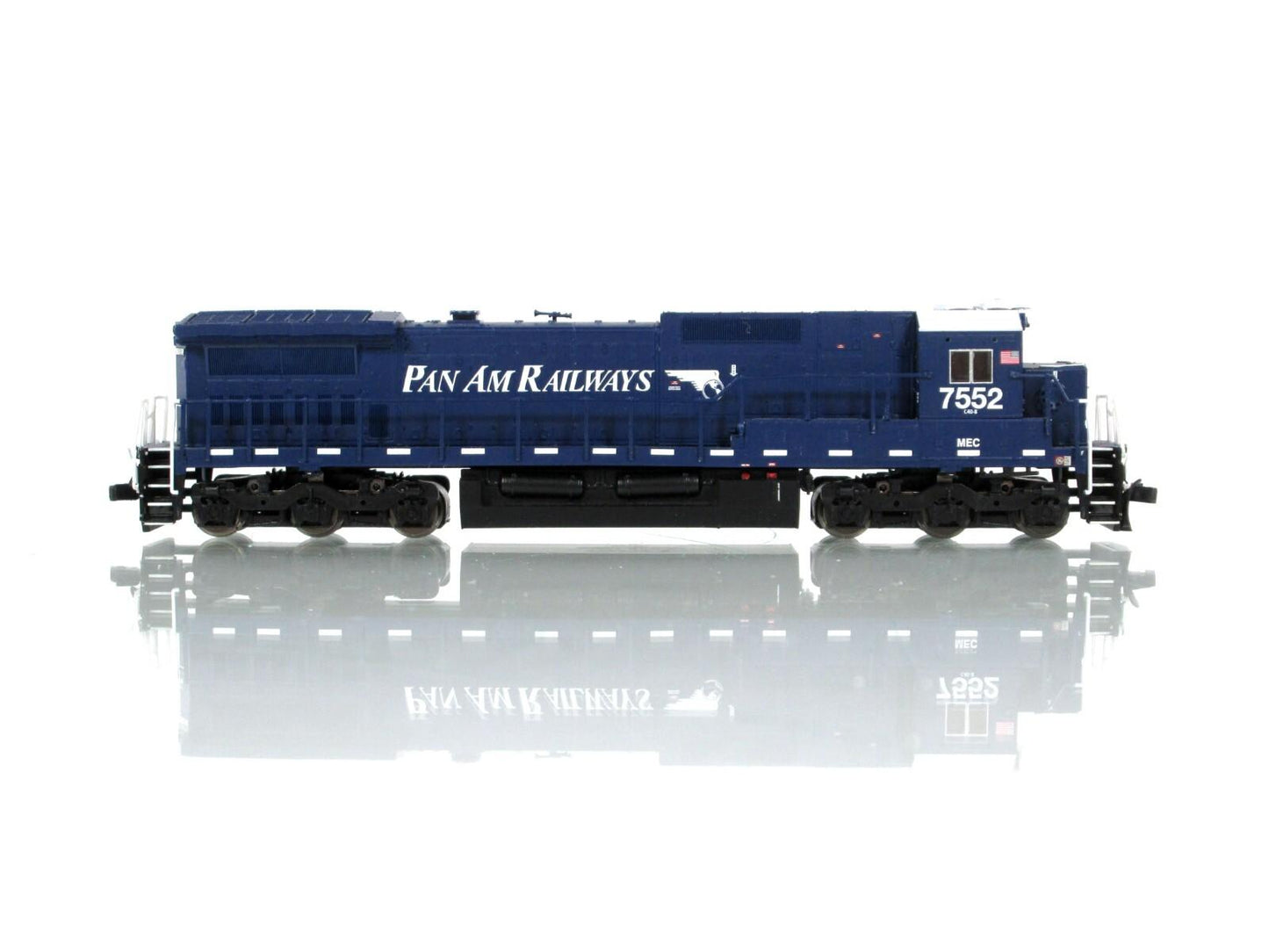 N Scale ***PAN AM*** DASH 8-40C Locomotive, MEC #7552 - Atlas 40004191, with DCC