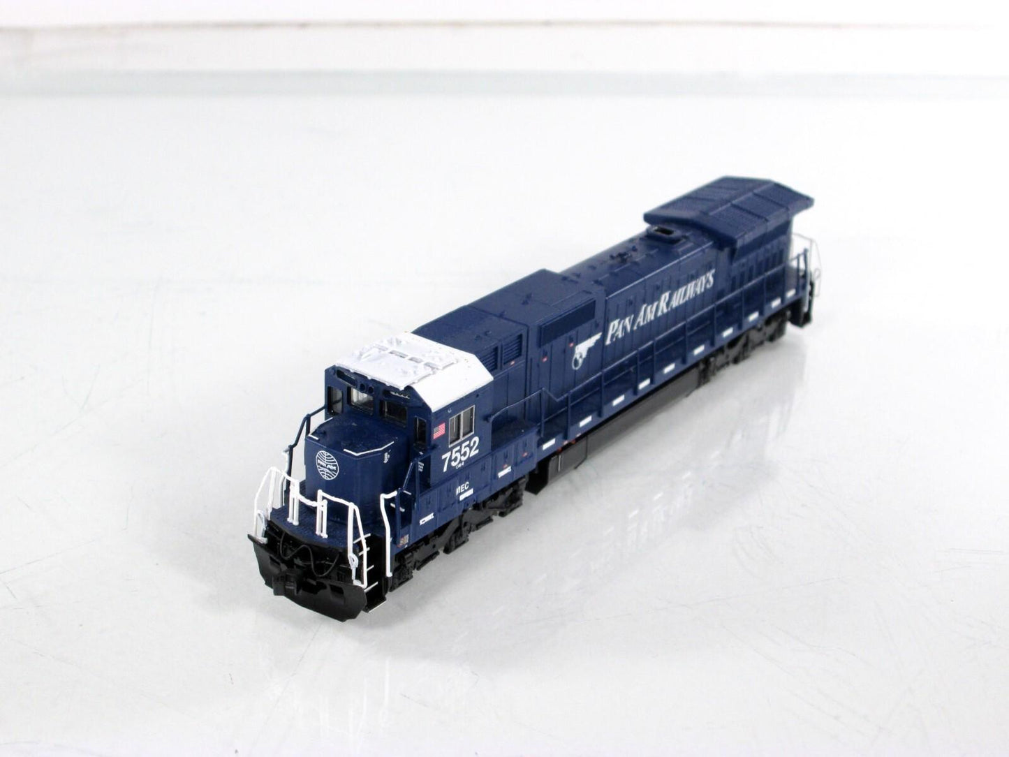 N Scale ***PAN AM*** DASH 8-40C Locomotive, MEC #7552 - Atlas 40004191, with DCC