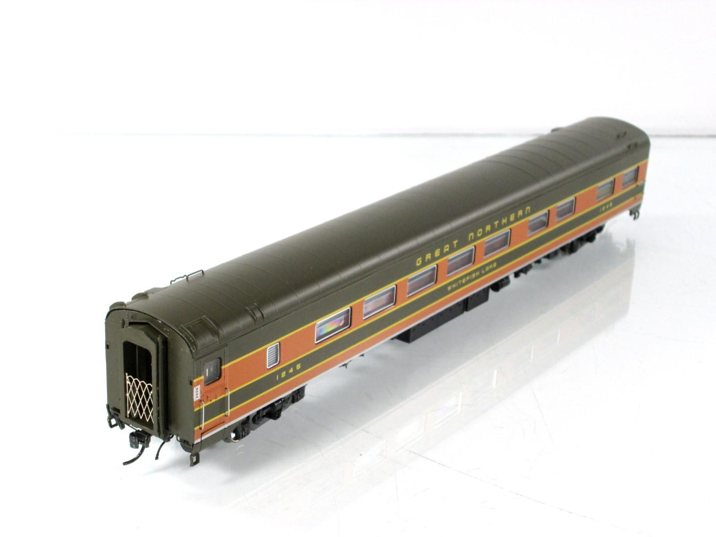 HO Scale GREAT NORTHERN Grill-Parlor Whitefish Lake 1245 -Rapido 111025, Lighted