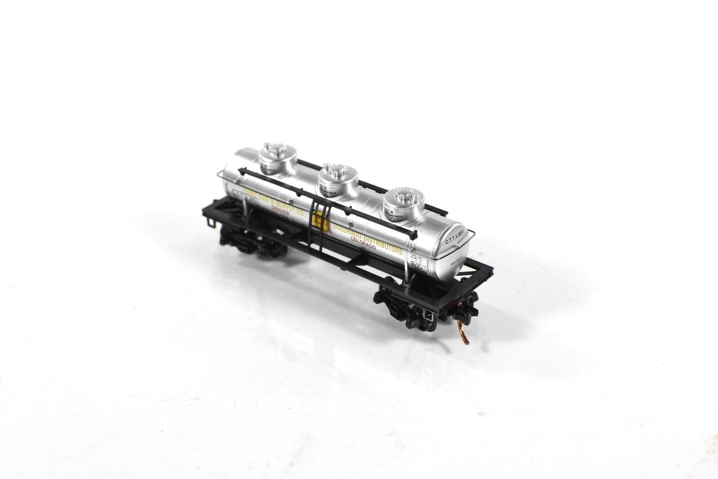 N Scale *NAVY GAS & SUPPLY* Denver, 3-Dome Tank Car #8511 -Micro Trains 06600080