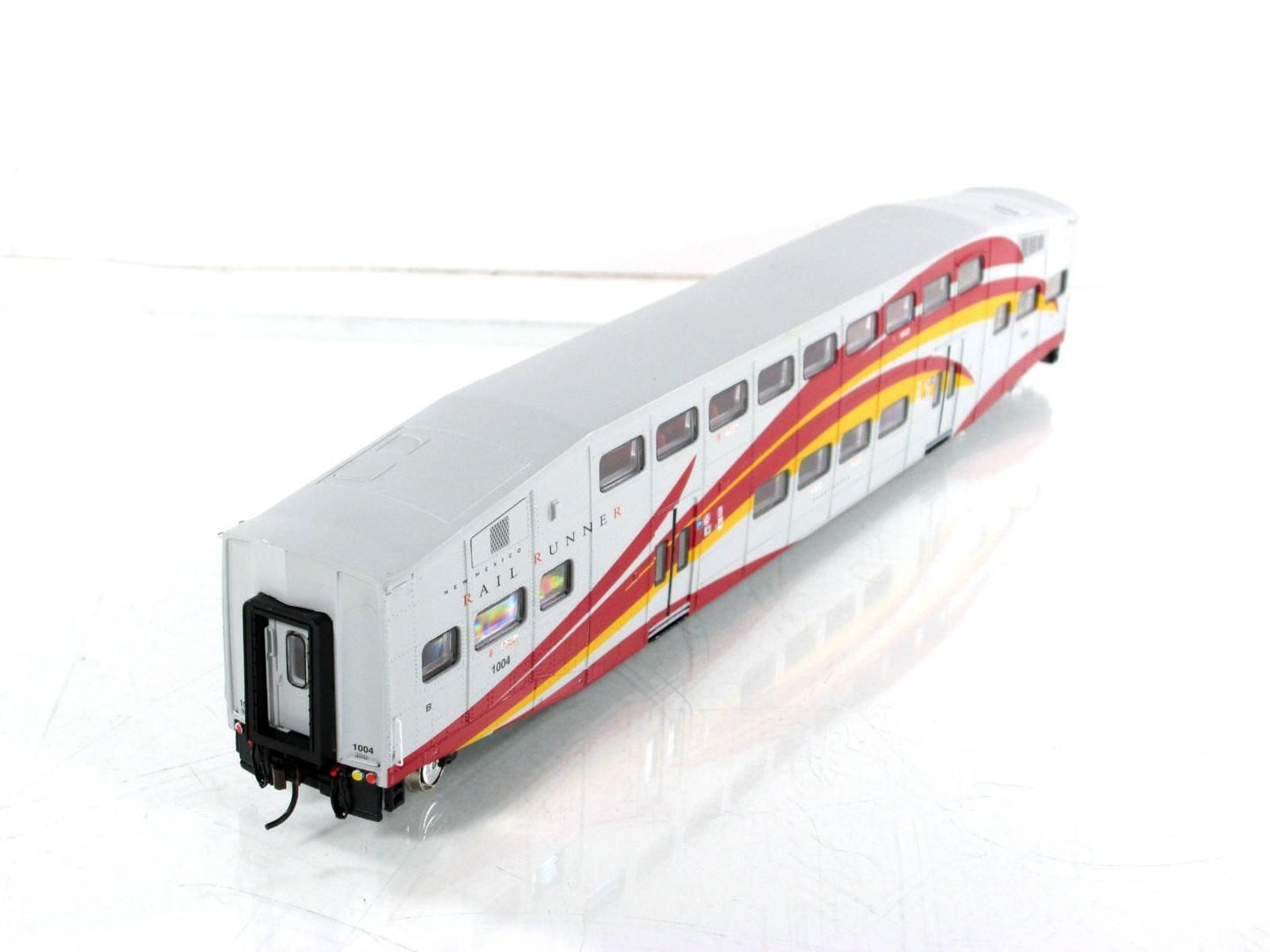 HO Scale ***NEW MEXICO RAIL RUNNER*** Bombardier Coach Car #1004 --Athearn 25710