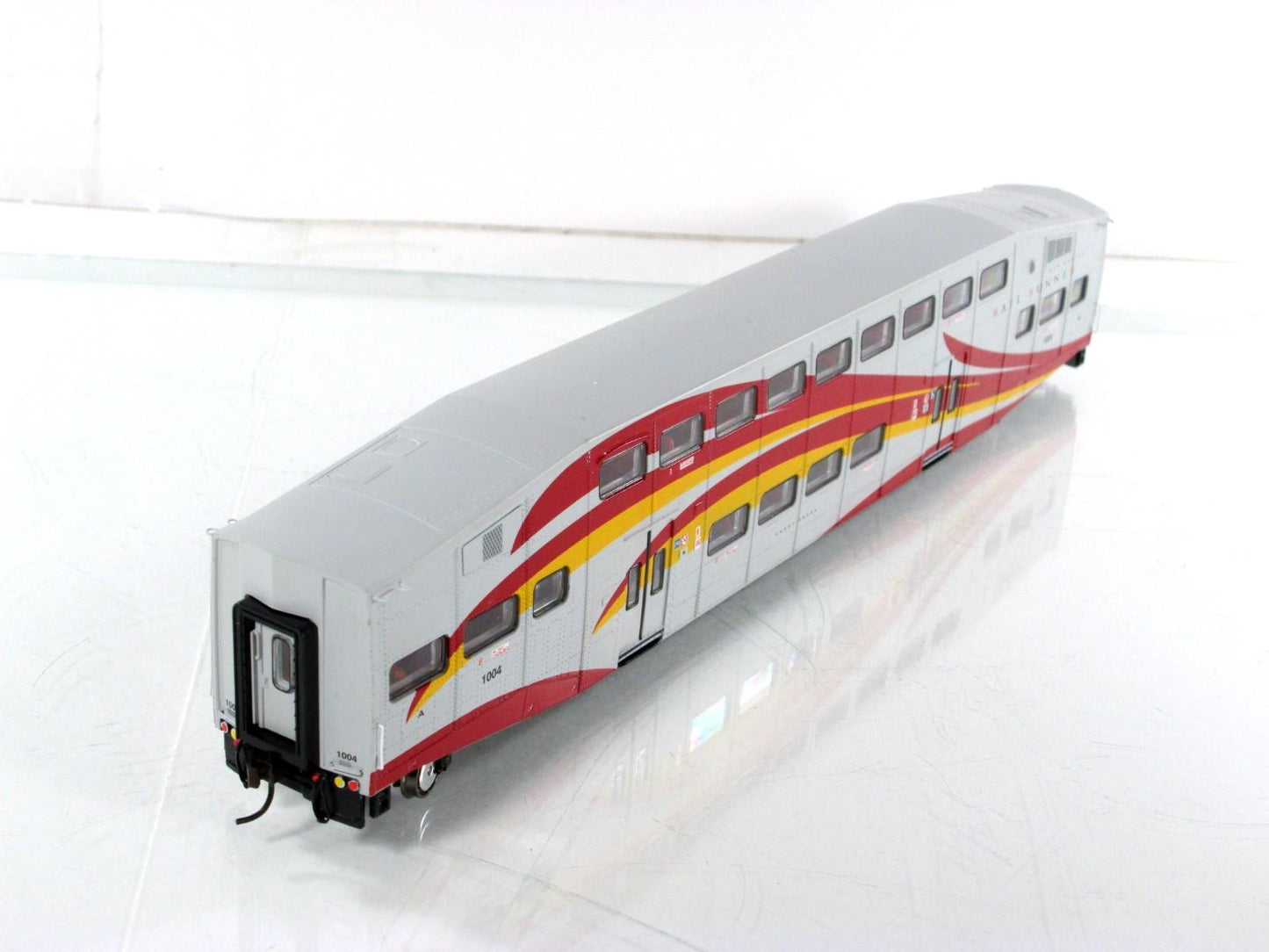 HO Scale ***NEW MEXICO RAIL RUNNER*** Bombardier Coach Car #1004 --Athearn 25710