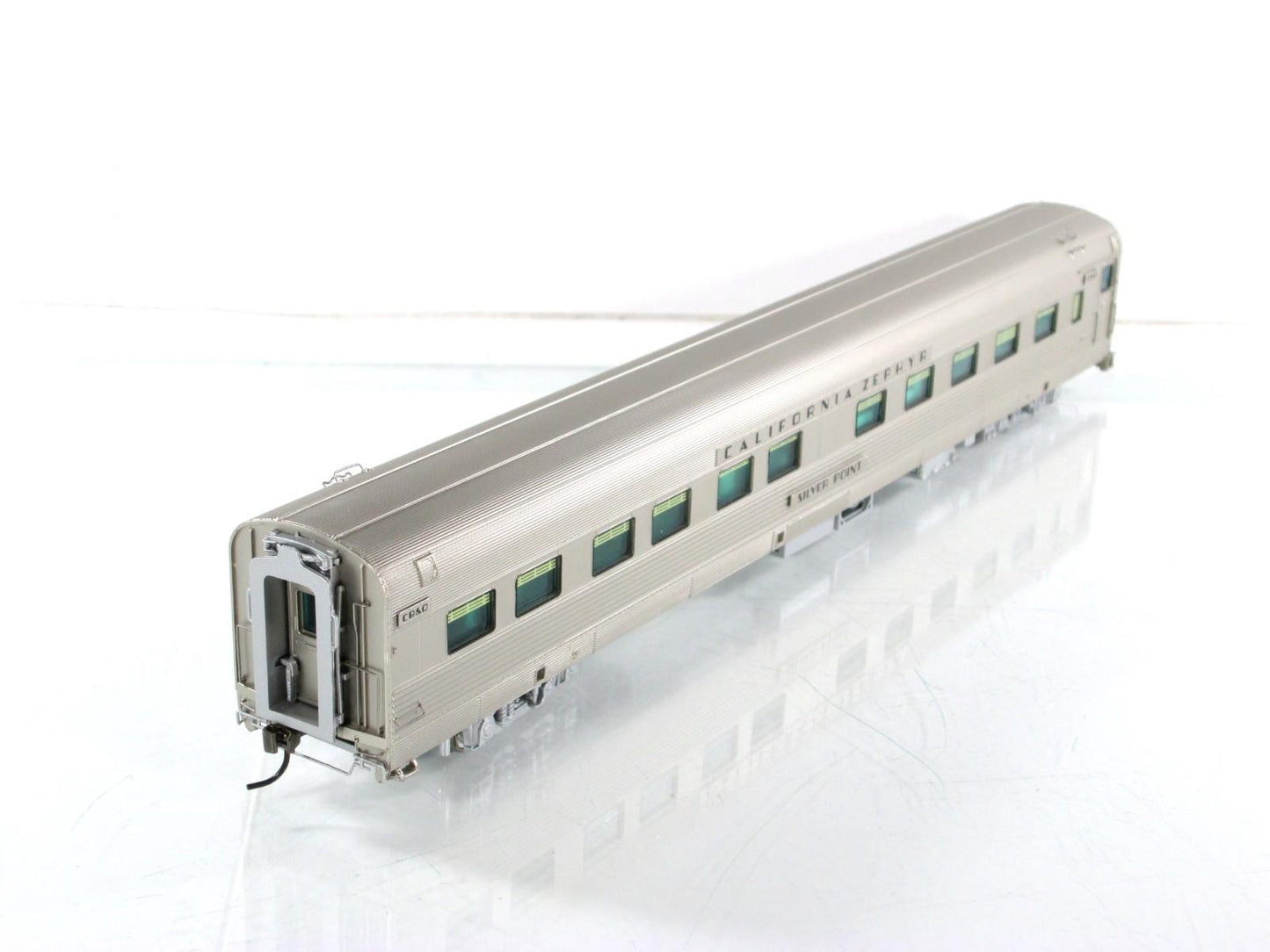 HO Scale *CBQ CALIFORNIA ZEPHYR* SILVER POINT Sleeper 423 -Broadway 507, Lighted