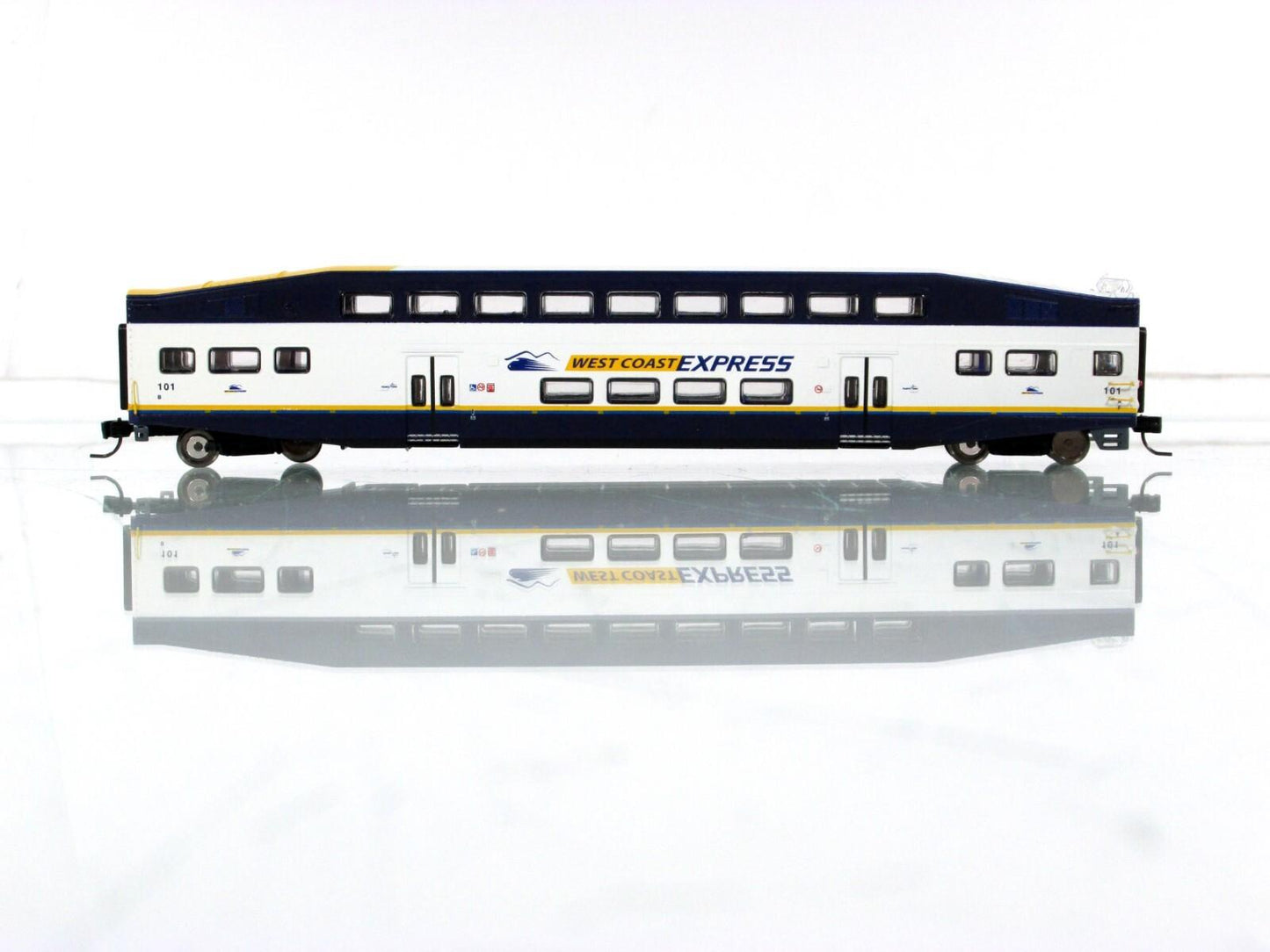 N Scale ***WEST COAST EXPRESS*** Bombardier Coach Car #101 ------- Athearn 24402