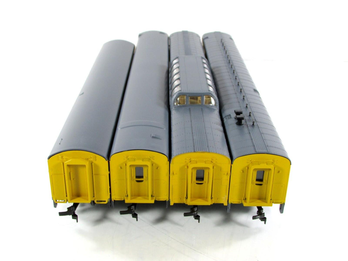 HO Scale ***UNION PACIFIC*** 1930s Lightweight Passenger Set A - Rivarossi 6964