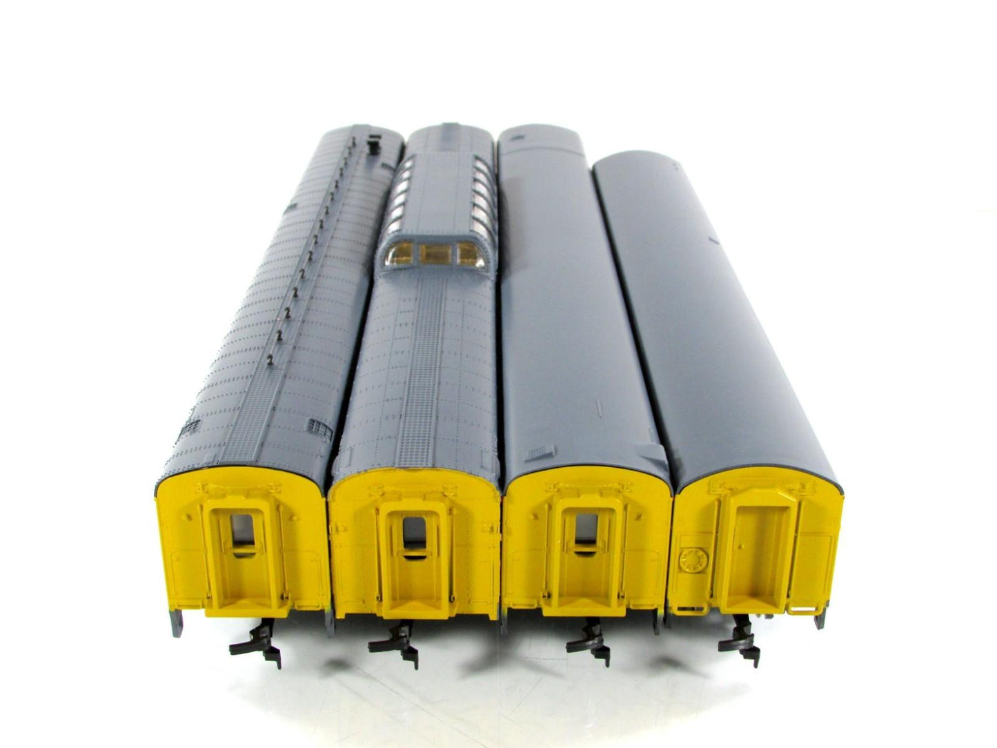 HO Scale ***UNION PACIFIC*** 1930s Lightweight Passenger Set A - Rivarossi 6964