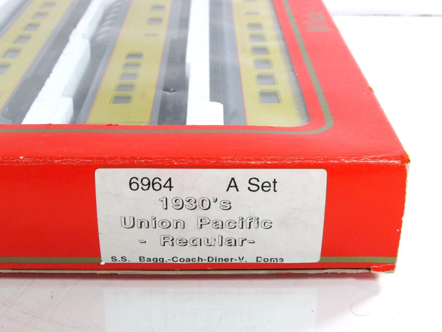 HO Scale ***UNION PACIFIC*** 1930s Lightweight Passenger Set A - Rivarossi 6964