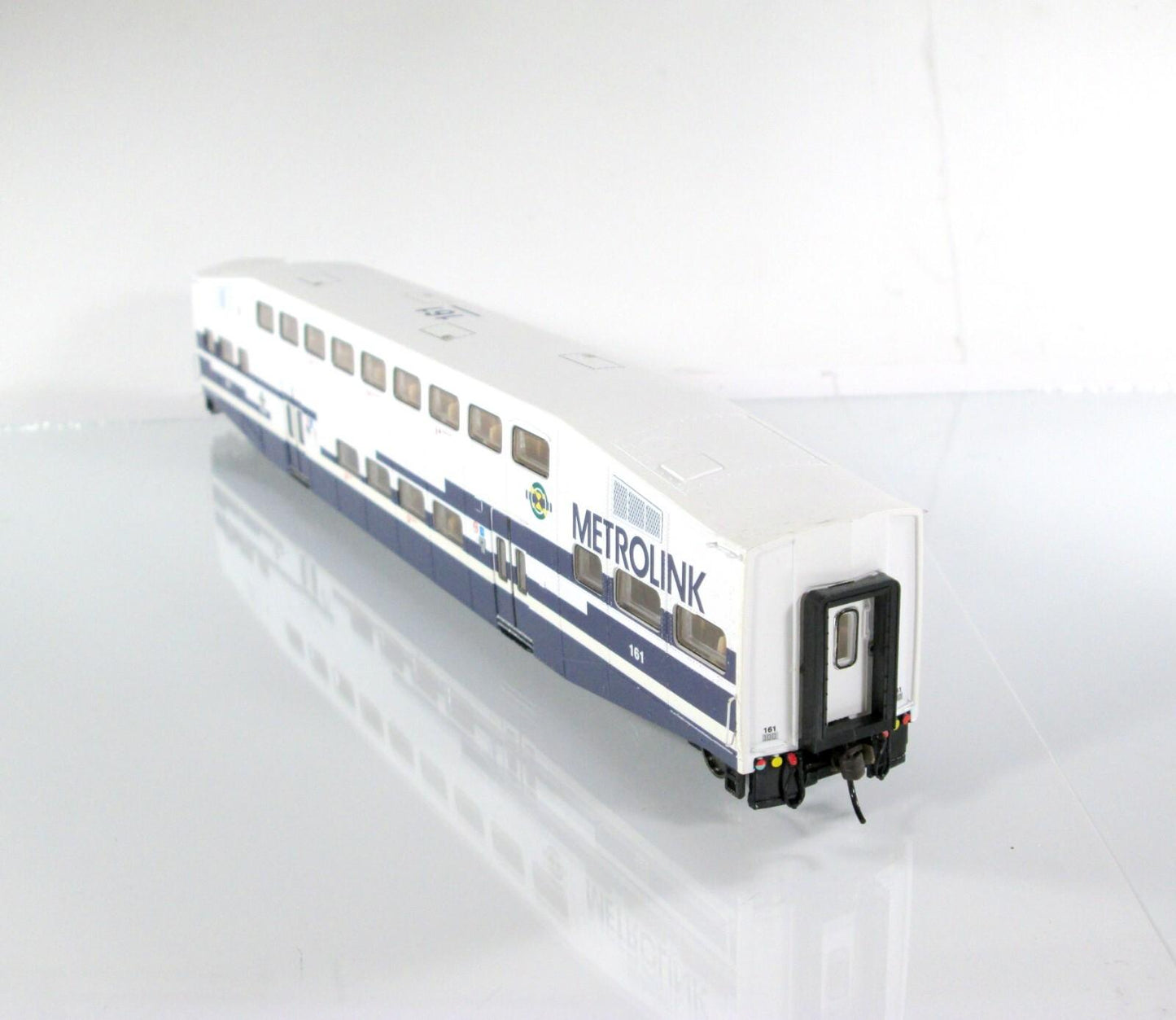 HO Scale ***METROLINK*** Bombardier Passenger Commuter Coach #161  -Athearn 2560