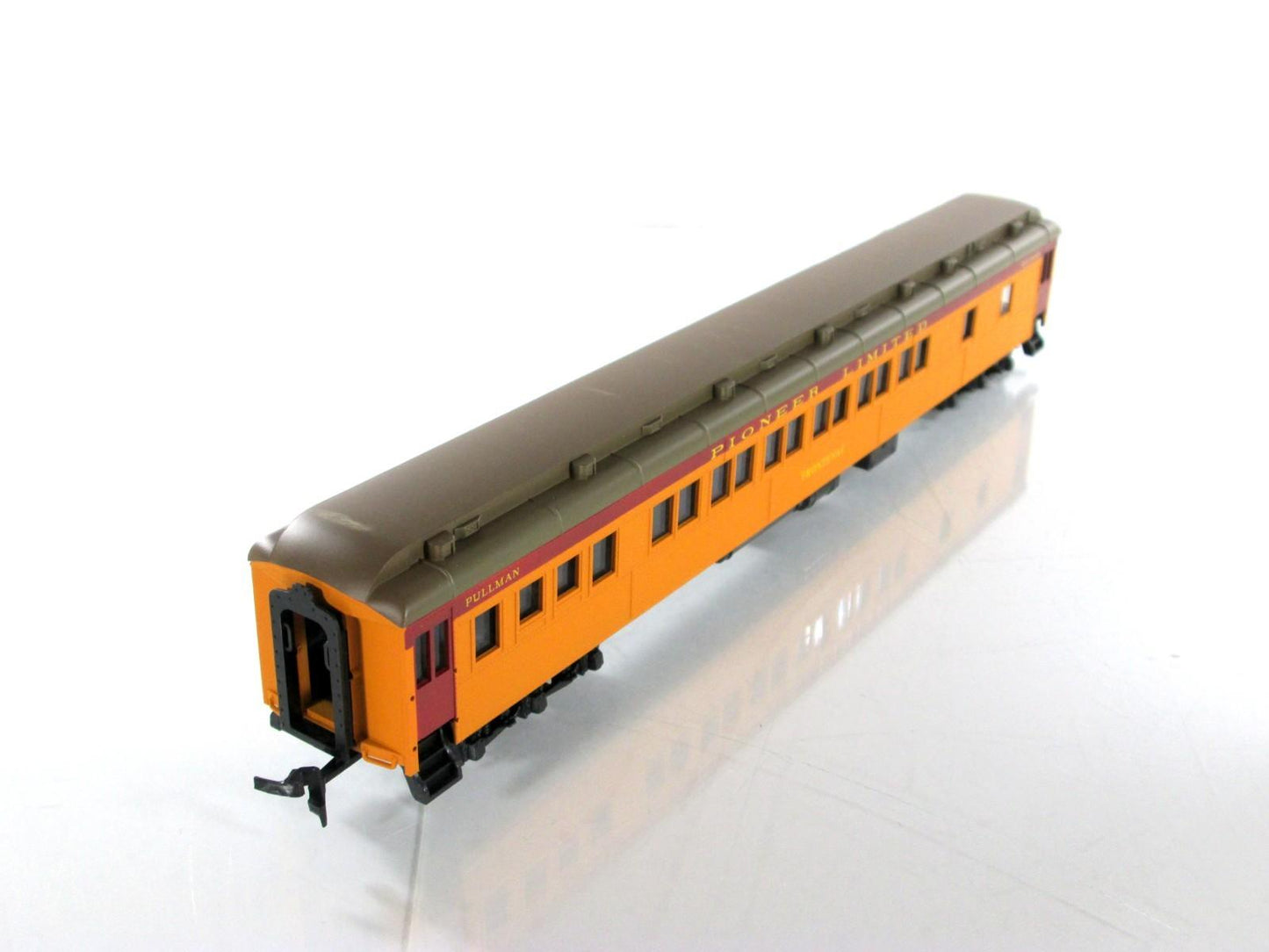HO Scale ***MILWAUKEE PIONEER LIMITED*** 1920s Passenger 8-Set - IHC 49198 *RARE