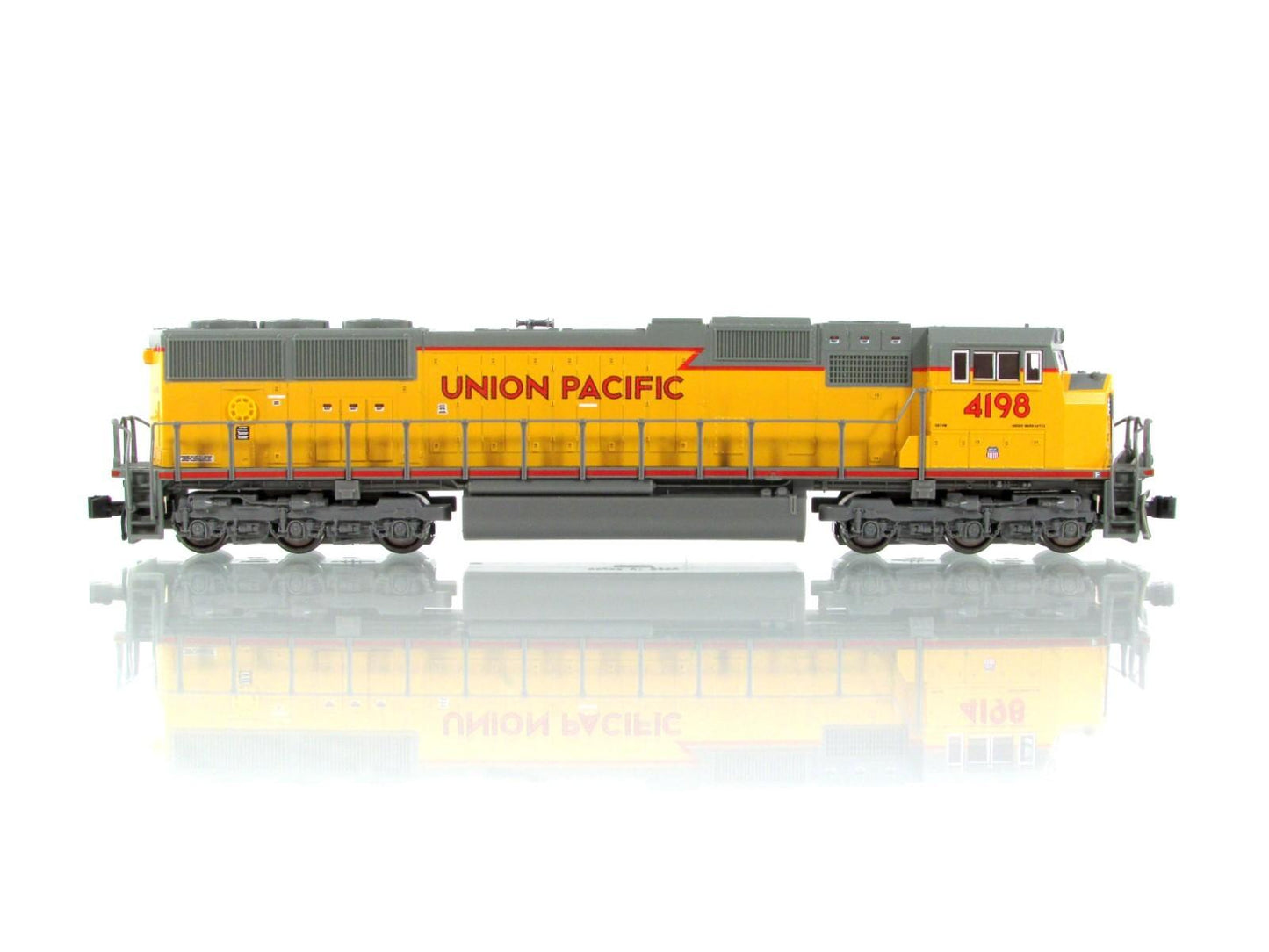 N Scale **UNION PACIFIC** SD70M Locomotive #4198 -Kato 176-7608-LS, DCC LokSound
